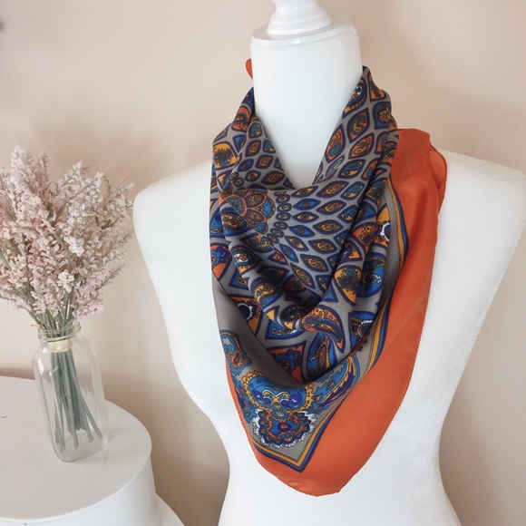 VINTAGE 1960's Scarf Mandala Peacock Inspired Design - Picture 3 of 4